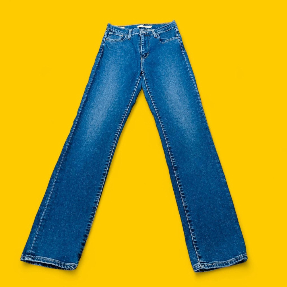 Levi's 724 High Rise Straight Blue
Jeans 26